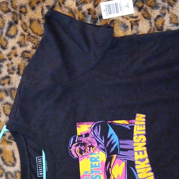 TORRID 2 BLACK SHORT-SLEEVED GRAPHIC TSHIRT (FRANKENSTEIN) - Picture 9 of 11
